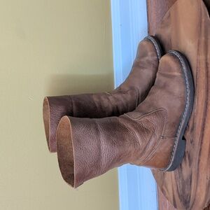 Roots Brown Tribe Leather Short Boots